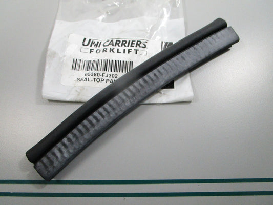 NEW OEM 65380-FJ302 Nissan Unicarriers Top Panel Seal 0810