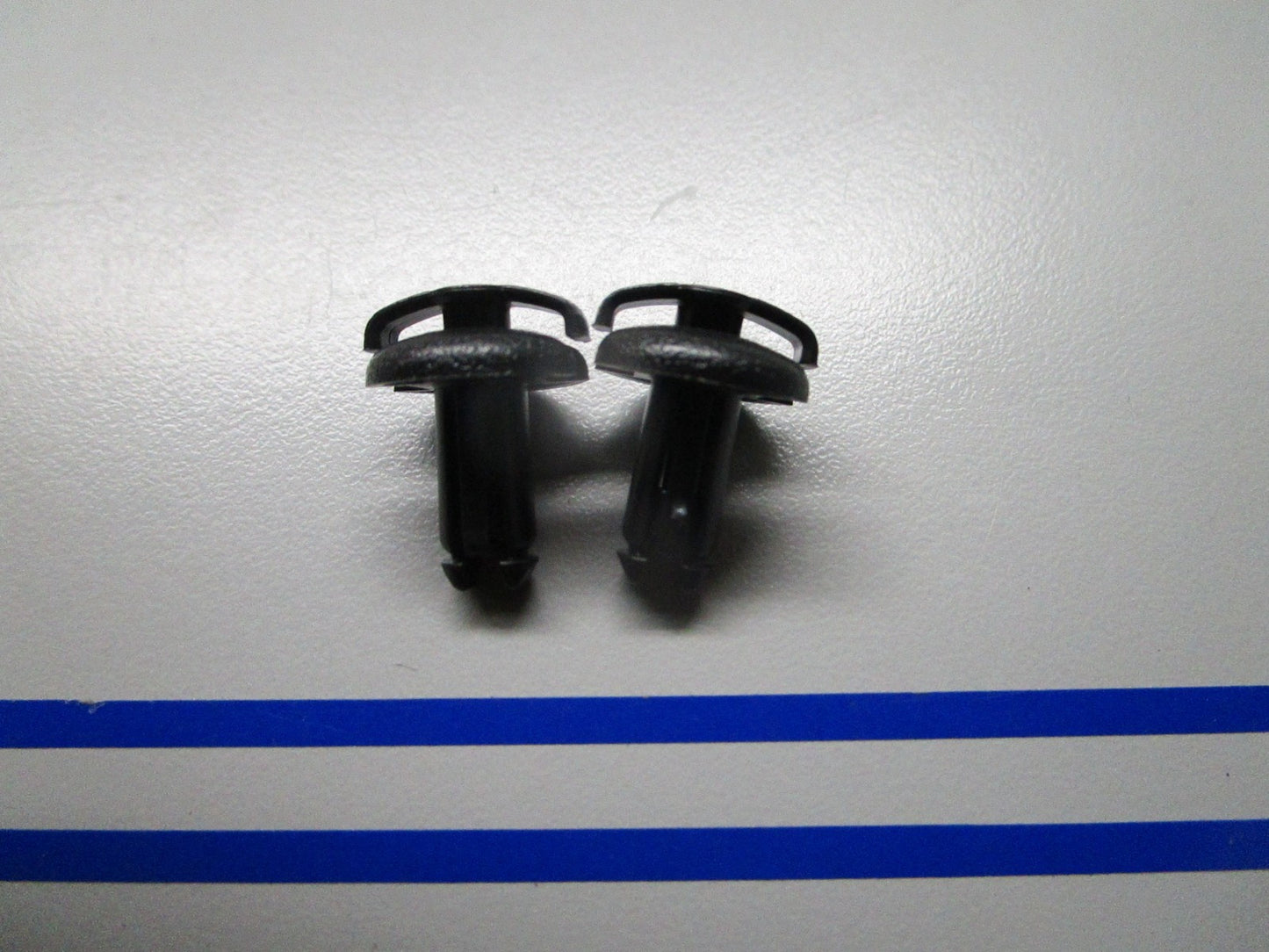 *NEW OEM* (LOT OF 2) 0810 Honda Trim Clip 90683-GAZ-003