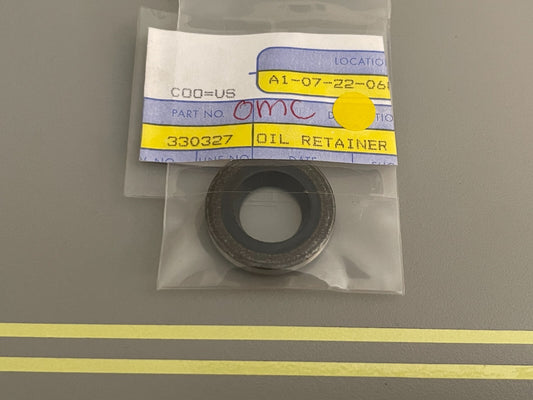 *NEW OEM* 0810 OMC Johnson Evinrude Oil Retainer 330327 0330327