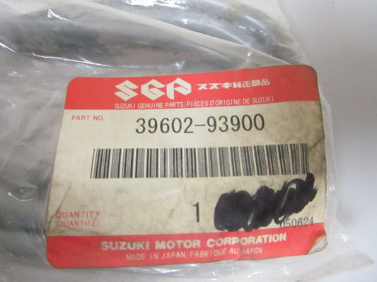 *NEW OEM* 0720 Suzuki Lamp Plug 39602-93900