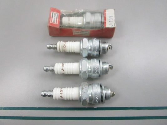 NEW (LOT OF 4) J-10Y Champion Spark Plug 0810