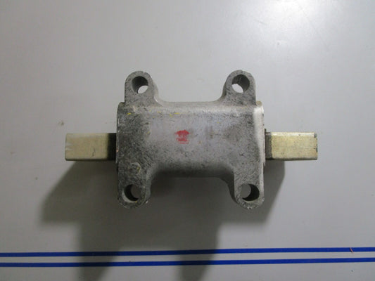 *NEW OEM* 0810 OMC Johnson Evinrude Upper Rubber Mount 384473 0384473