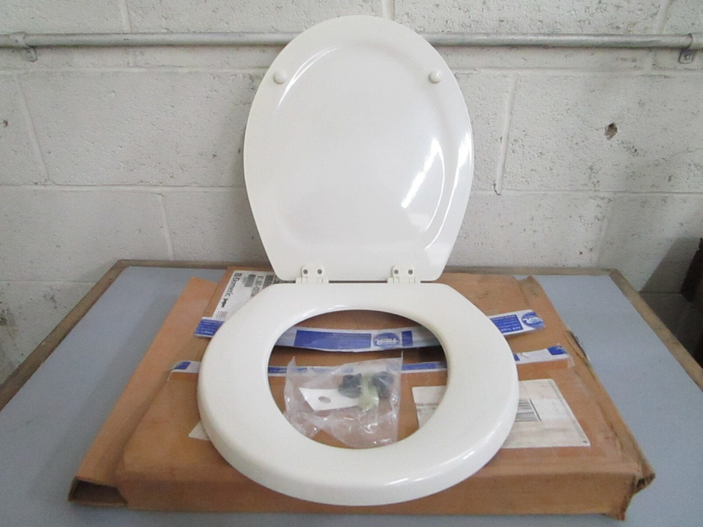 *NEW* 0820 Dometic Bone-White Seat Cover Ay 385343831