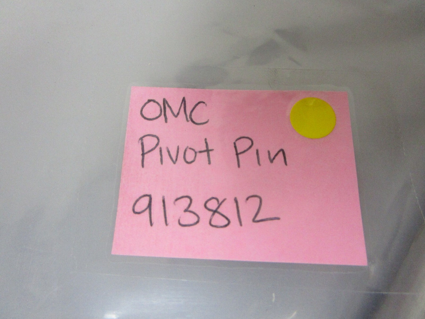 *NEW OEM* 0810 OMC Johnson Evinrude Pivot Pin 913812 0913812