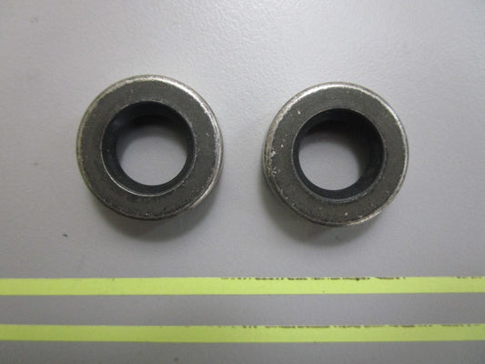 *NEW OEM* (LOT OF 2) 0810 OMC Johnson Evinrude Oil Seal 318972 0318972