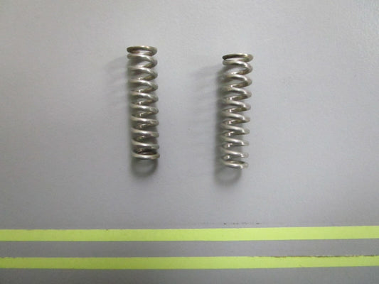 *NEW OEM* (LOT OF 2) 0810 OMC Johnson Evinrude Spring 312870 0312870