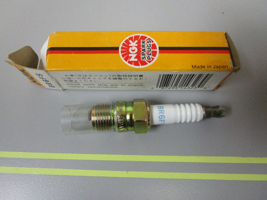 *NEW* 0810 NGK Spark Plug BR6FS