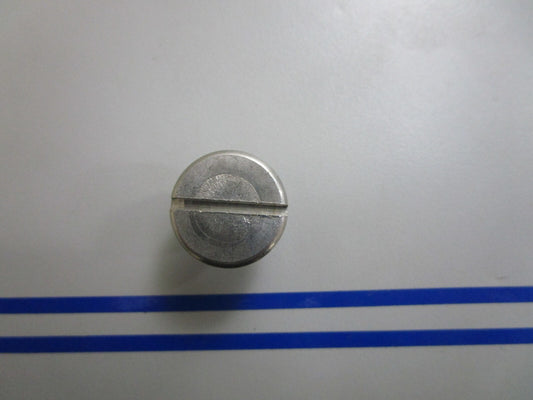 *NEW OEM* 0770 OMC Johnson Evinrude Water Passage Plug 912349 0912349