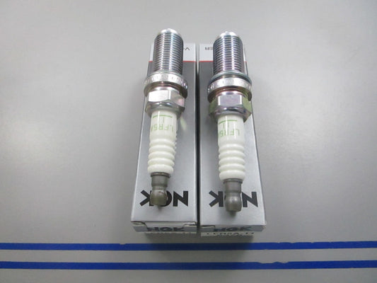 NEW (LOT OF 2) LFR5A-11 NGK V-Power Spark Plug 0810