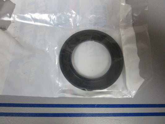 *NEW OEM* 0810 OMC Johnson Evinrude Oil Seal 335686 0335686
