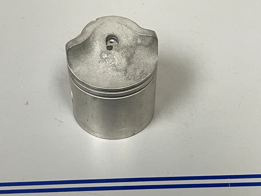 *NEW OEM* 0670 OMC Johnson Evinrude Piston 385338 0385338