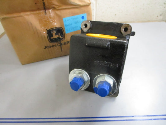 *NEW OEM* 0820 John Deere Brake Valve SJ28992