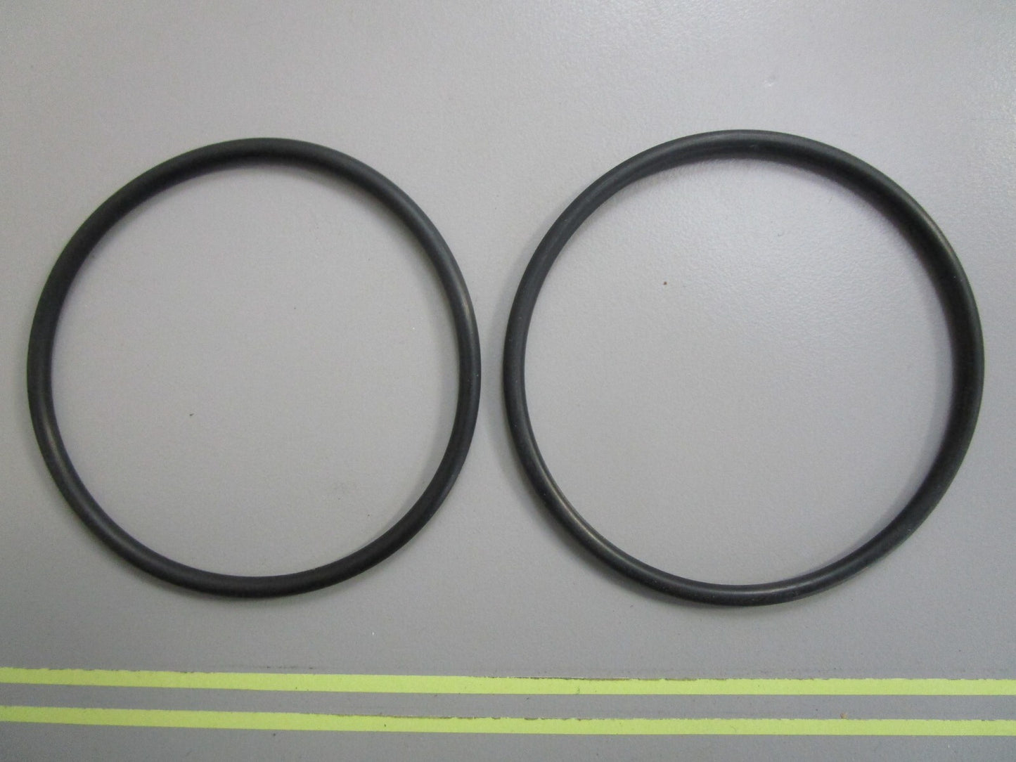 *NEW OEM* (LOT OF 2) 0810 OMC Johnson Evinrude O-Ring 320303 0320303