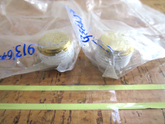 *NEW OEM* (LOT OF 2) 0750 OMC Johnson Evinrude PLUG 913564 0913564