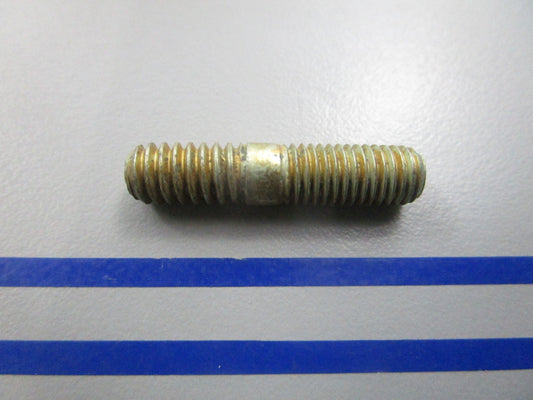 NEW OEM 314956 0314956 OMC Johnson Evinrude Stud 0810