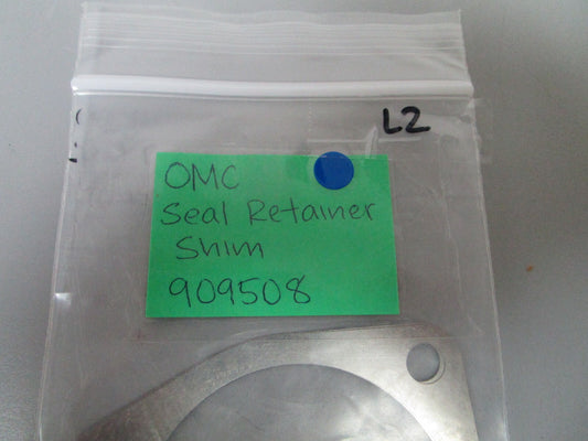*NEW OEM* (LOT OF 2) 0810 OMC Johnson Evinrude Seal Retainer Shim 909508 0909508