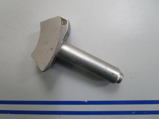 *NEW OEM* 0820 Volvo Penta Dog 3862387