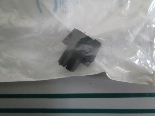 NEW OEM 319168 0319168 OMC Johnson Evinrude Knob 0820
