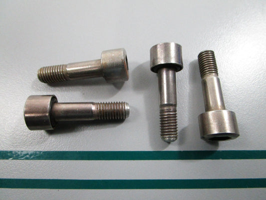NEW OEM (LOT OF 4) 314733 0314733 OMC Johnson Evinrude Screw 0810