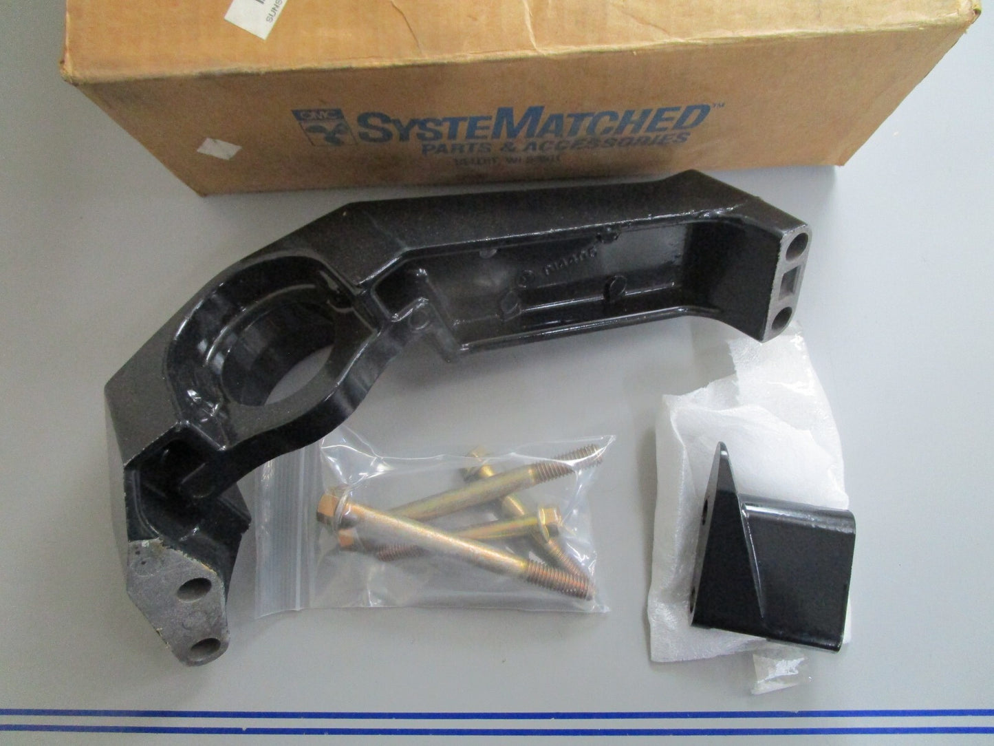 *NEW OEM* 0820 OMC Johnson Evinrude Mount Bracket Kit 986619 0986619