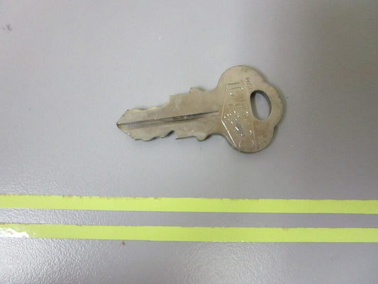 *NEW OEM* 0810 OMC Johnson Evinrude Ignition Key KF60 501575 0501575