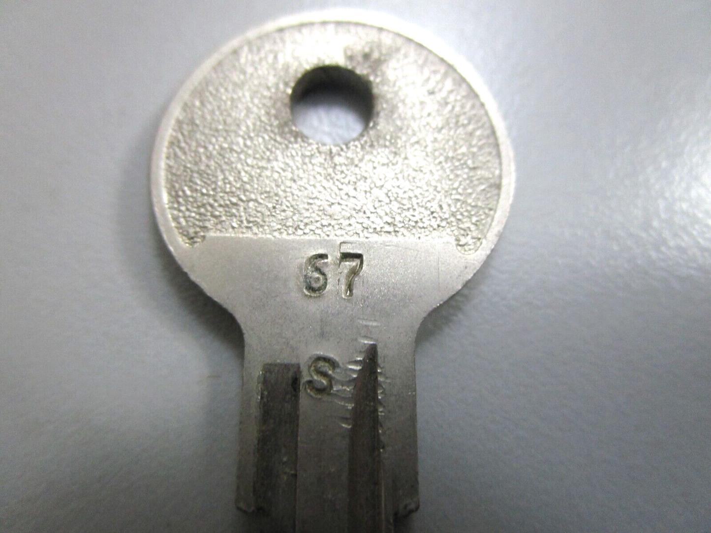 *NEW OEM* 0750 OMC Johnson Evinrude IGNITION KEY 77-67 501816 0501816