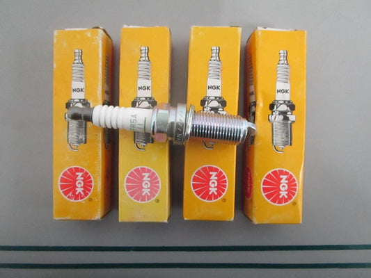 NEW OEM (LOT OF 4) LFR5A-11 NGK Spark Plug 0820