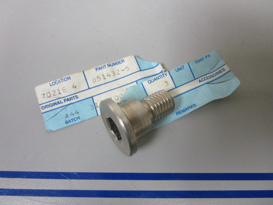 *NEW OEM* 0810 Volvo Penta Shoulder Screw 851432