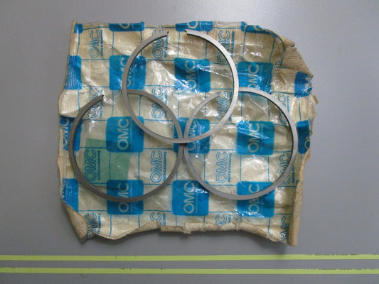 *NEW OEM* 0810 OMC Johnson Evinrude Piston Ring Set 384073 0384073