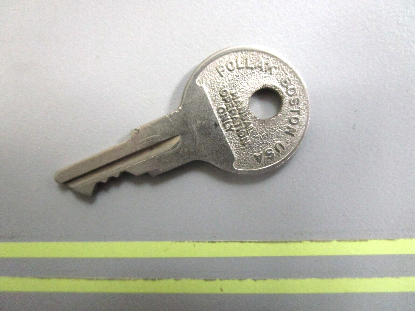 *NEW OEM* 0750 OMC Johnson Evinrude IGNITION KEY 77-67 501816 0501816
