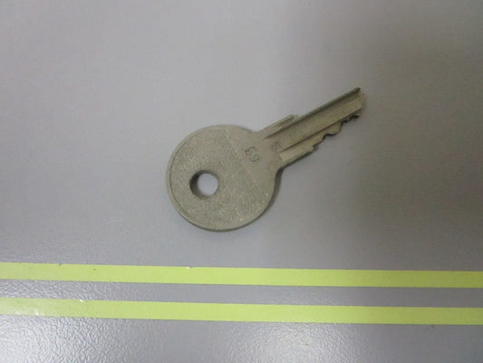 *NEW OEM* 0810 OMC Johnson Evinrude Ignition Key 77-63 501812 0501812