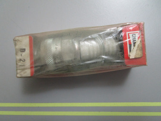 *NEW* 0810 Champion Spark Plug D-21