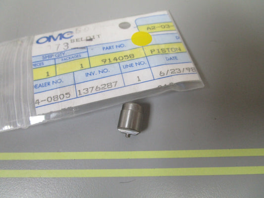 *NEW OEM* 0810 OMC Johnson Evinrude Piston 914058 0914058
