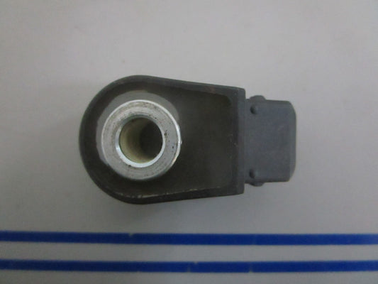 NEW OEM 0261231001 Bosch Knock Sensor 0820