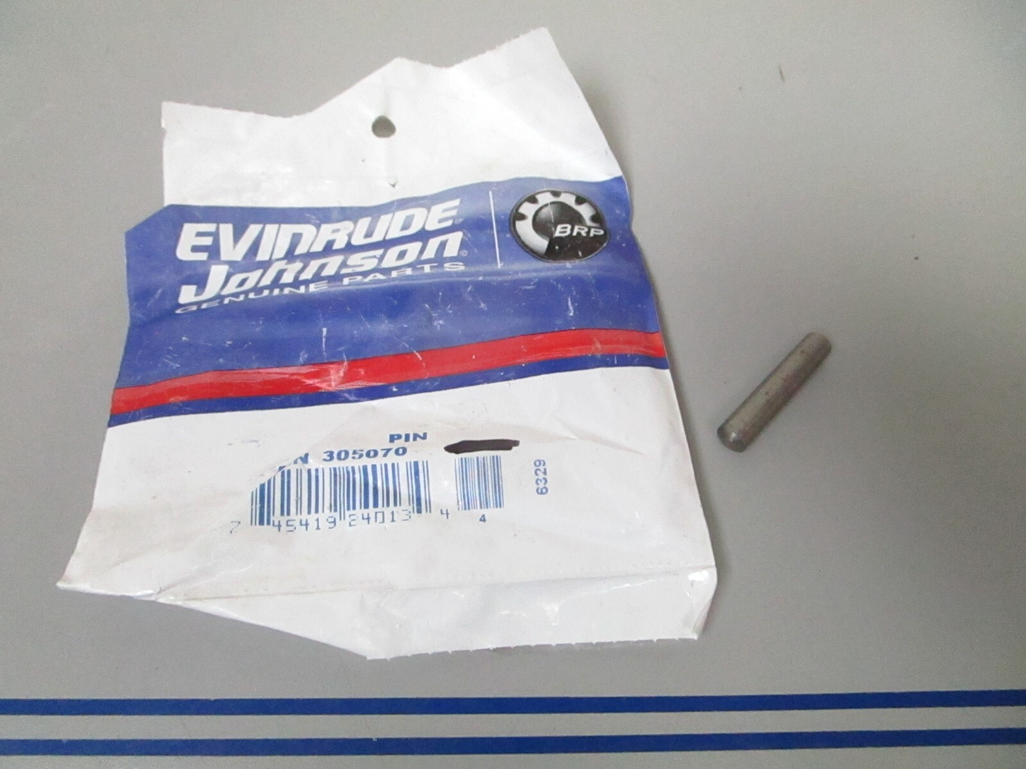 *NEW OEM* 0810 OMC Johnson Evinrude Pin 305070 0305070