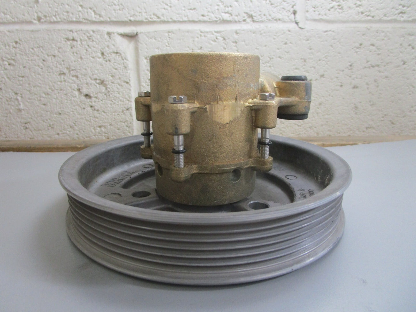*NEW OEM* 0820 Volvo Penta Raw Water Sea Pump 21212799