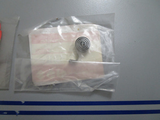 *NEW OEM* (LOT OF 2) 0810 Suzuki Spring 31135-95310