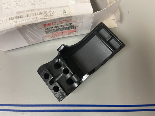 *NEW OEM* 0810 Suzuki Lower Mount Port Cover 54221-94J20-0EP