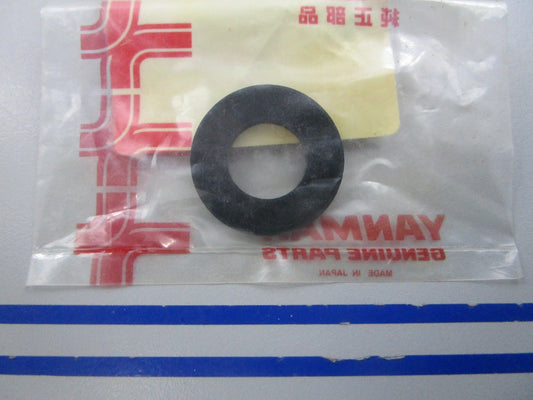 NEW OEM 124223-42070 Yamaha Washer Seal Piece 0810
