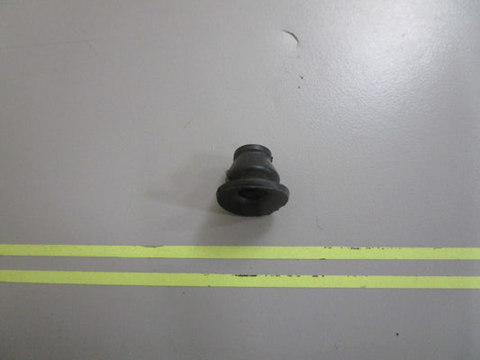 *NEW OEM* 0810 OMC Johnson Evinrude Grommet 311439 0311439