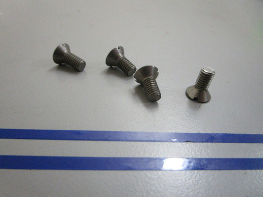 *NEW OEM* (LOT OF 4) 0810 OMC Johnson Evinrude Screw 302859 0302859