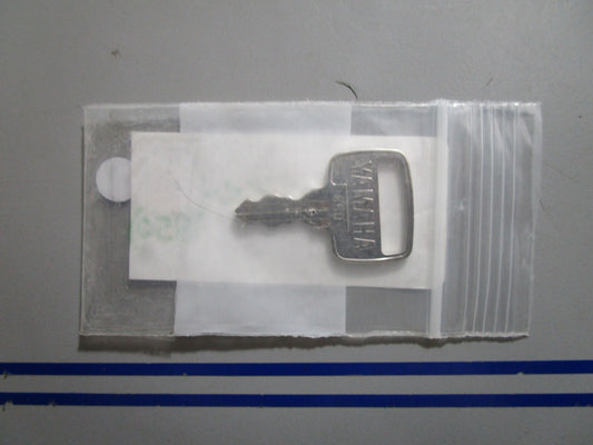 *NEW OEM* 0810 Yamaha 850 Key 90890-56024