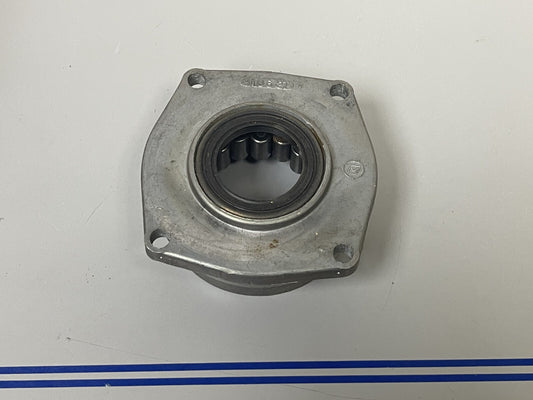 *NEW OEM* 0670 OMC Johnson Evinrude Bearing Retainer 310627 0310627