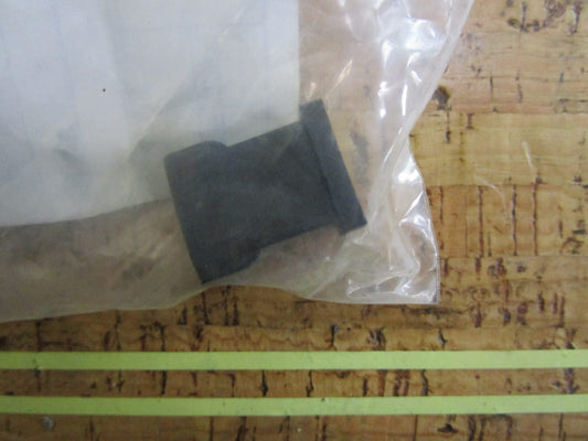 *NEW OEM* 0810 OMC Johnson Evinrude Grommet 353319 0353319