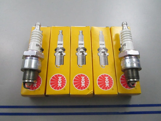*NEW* (LOT OF 5) 0810 NGK Spark Plug BP8HS-10