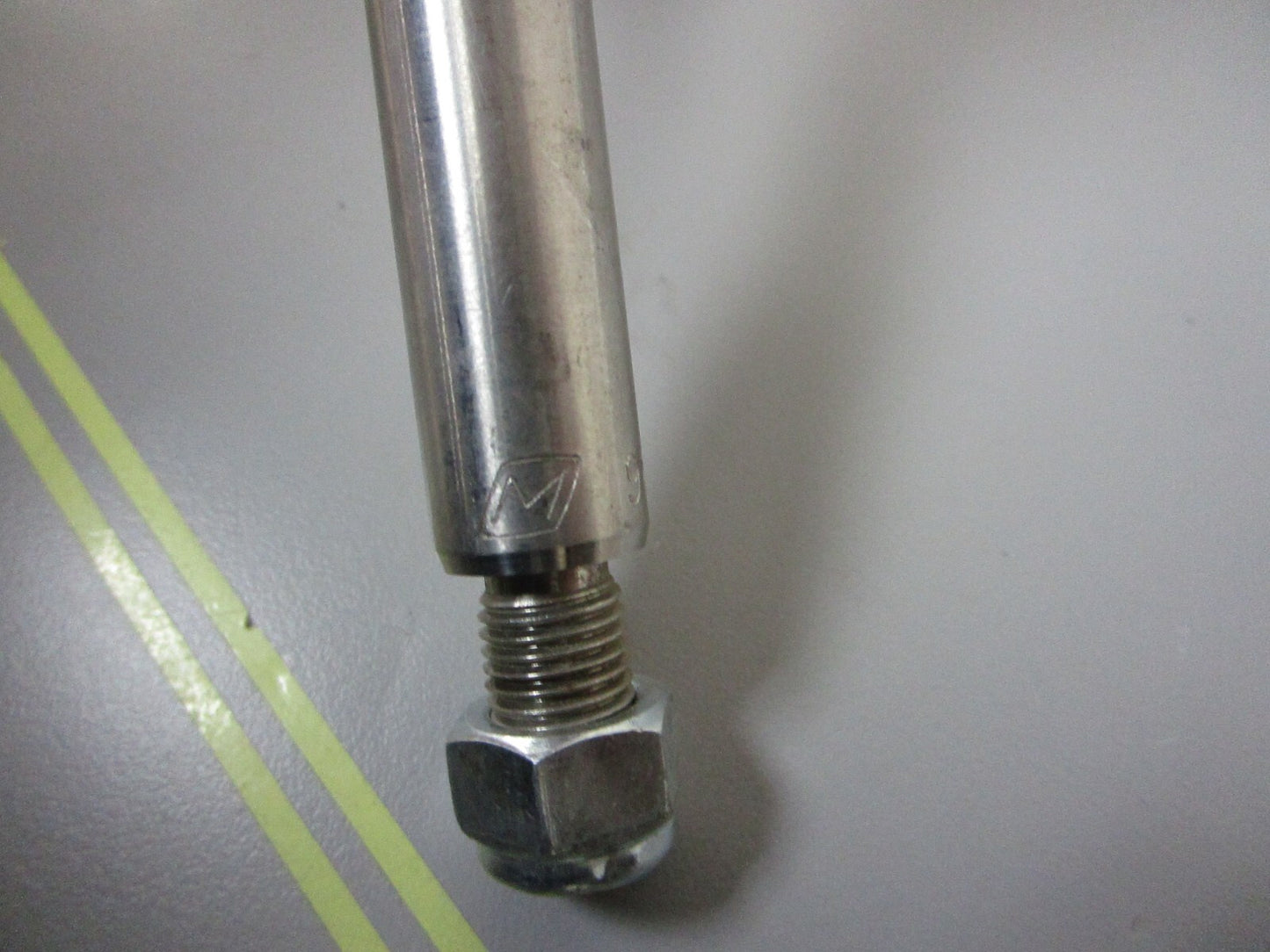 *NEW OEM* 0810 OMC Johnson Evinrude Pivot Pin 913812 0913812