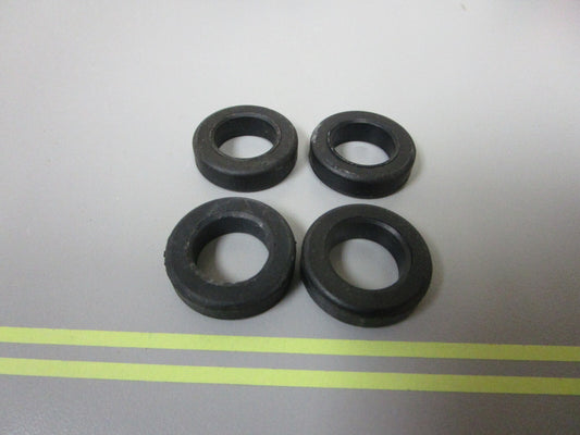 *NEW OEM* (LOT OF 4) 0810 OMC Johnson Evinrude Grommet 320880 0320880