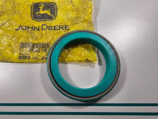 NEW OEM RE542195 John Deere Oil Seal 0810