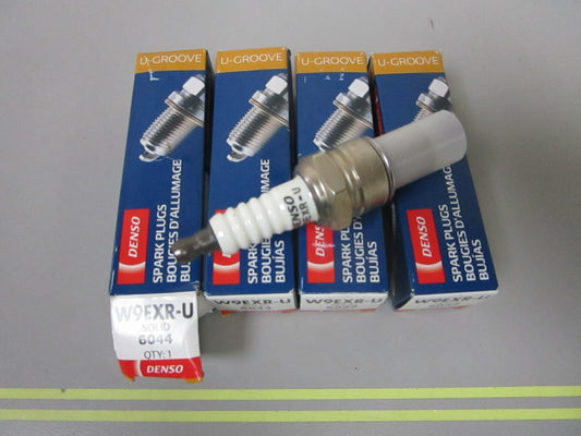 *NEW* (LOT OF 4) 0810 Denso Spark Plug W9EXR-U 6044