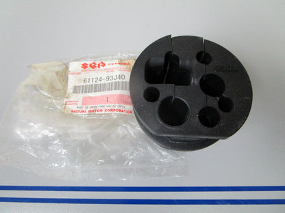 NEW OEM 61124-93J40 Suzuki Remocon Cable Grommet 0720